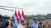 Menteri Pertahanan Prabowo Subianto menyerahkan delapan unit helikopter angkut berat H225M kepada TNI Angkata Udara (AU) di Lanud Atang Sendjaja Bogor, Jumat (1/12/2023).