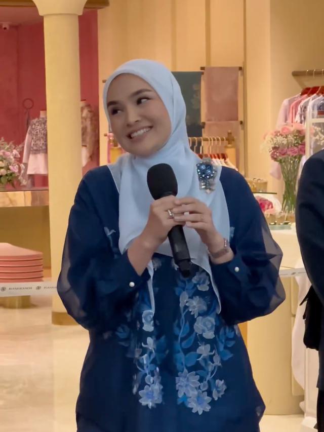 Eksplorasi Desainer Ria Miranda di Dunia Seni, Hadirkan Koleksi ...