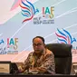 Menteri Komunikasi dan Informatika (Menkominfo) Budi Arie Setiadi memberikan apresiasi kepada jurnalis yang telah mendedikasikan waktu dan tenaga untuk meliput High-Level Forum on Multi-Stakeholder Partnerships (HLF-MSP) dan Indonesia-Africa Forum (IAF) ke-2. (Dok. Kominfo)