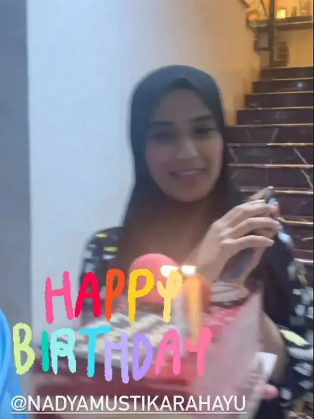 5 Momen Ulang Tahun Nadya Mustika Rahayu, Dapat Kejutan dari Iis Dahlia