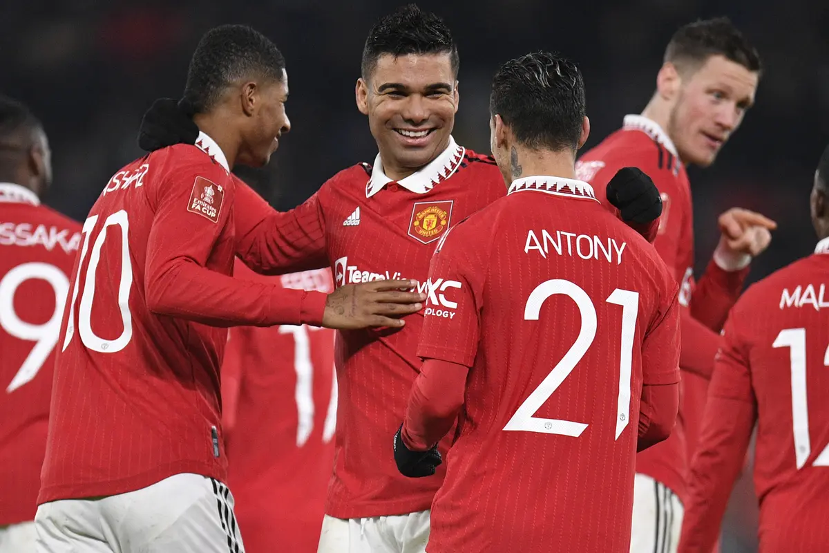 Foto: Ganasnya Trio Brasil saat MU Bungkam Reading di Babak Keempat Piala FA 2022 / 2023