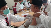 Vaksinasi meningitis petugas haji 2025. (Foto: Sehat Negeriku/Kemenkes RI)