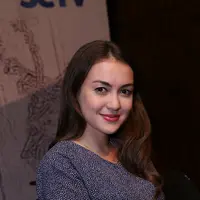 Sebuah tantangan bagi Rianti Cartwright untuk memerankan sosok Malika dalam sinetron 'Elif Indonesia'. Terlebih, ia tidak pernah menonton drama Turki 'Elif' yang menjadi fenomena di masyarakat. (Andy Masela/Bintang.com)