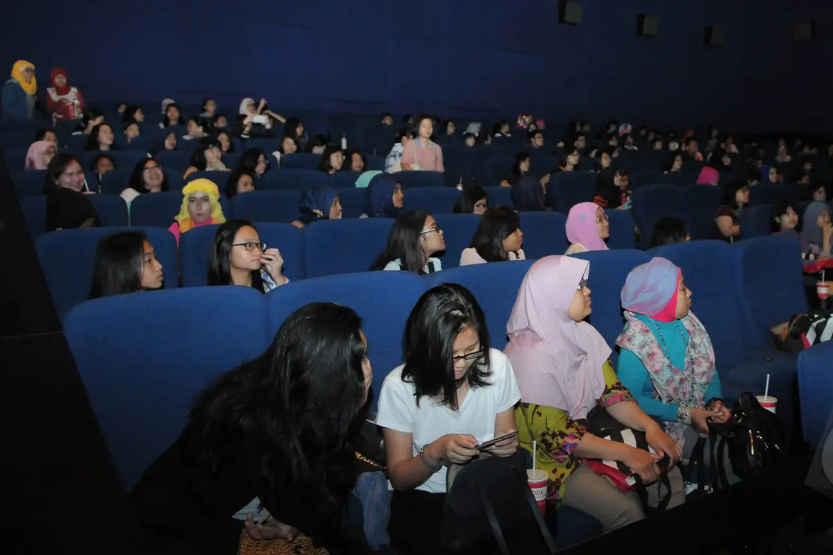 Nonton Cinderella Bareng Cinemaholic Liputan6.com