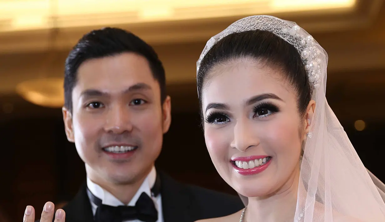 Sandra Dewi menikah dengan seorang pengusaha bernama Harvey Moeis di Gereja Katedral, Jakarta Pusat pada 8 November 2016. (Nurwahyunan/Bintang.com)