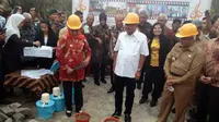 Menteri Pariwisata Arief Yahya bersama Gubernur Jawa Timur Khofifah Indar Parawansa dan Bupati Malang Sanusi saat peresmian Kawasan Ekonomi Khusus Singhasari pada Selasa, 8 Oktober 2019 (Liputan6.com/Zainul Arifin)