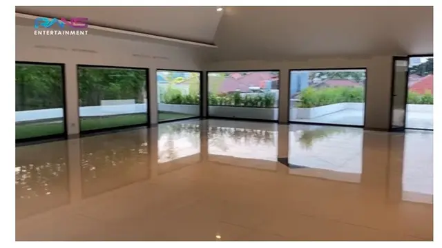 10 Potret Rumah Mewah Rieta Amilia, Bakal Jadi Kantor Sementara Rans Entertainment