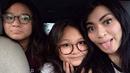 Blasteran Indonesia-Jerman, Nathalie Holscher sudah cantik sejak dulu. Penampilan lawas ibu satu ini pun berhasil curi perhatian warganet. Nathalie Holscher kerap memakai makeup natural.(Liputan6.com/IG/@nathalieholscher)