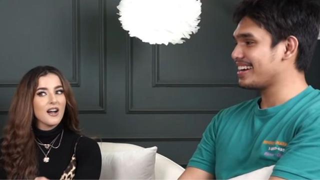 Tasya Farasya dan Manajernya (Sumber: Youtube.com/Tasya Farasya)