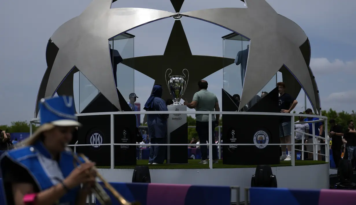 Terlepas dari intrik dan tuah Istanbul, laga final Liga Champions musim ini diharapkan menyuguhkan laga yang menarik. (AP Photo/Khalil Hamra)