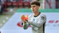 Kepa Arrizabalaga. Kiper berusia 27 tahun yang kini memasuki musim keempat bersama Chelsea ini total telah membuat 26 clean sheet dari 80 laga di Liga Inggris. Jumlah tersebut dikoleksinya hanya bersama satu klub, yaitu Chelsea mulai musim 2018/2019 hingga kini. (AFP/Pool/Rui Vieira)