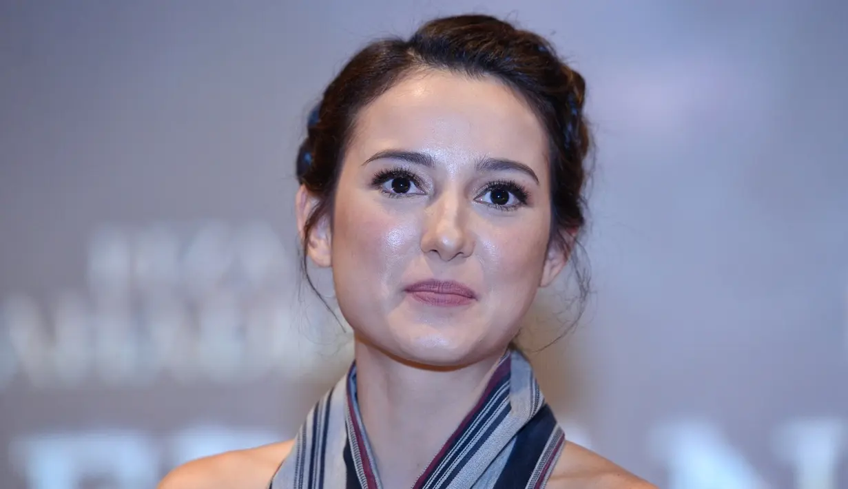 Menjalani kehidupan sehari-harinya di dunia akting, Julie Estelle cukup berani untuk keluar dari zona nyaman dan menjajaki dunia barunya. Seperti yang dilakukannya baru-baru ini saat ia menerima tawaran bermain dalam film horror.(Adrian Putra/Bintang.com)