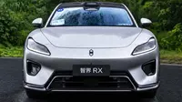Fascia depan SUV listrik Luxeed RX garapan Chery dan Huawei yang tampil sporty dengan lekukan futuristis serta sensor LiDAR terintegrasi di bagian atap. (carnewschina)