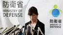 Ekspresi Menhan Jepang Tomomi Inada saat konferensi pers pengunduran dirinya di Kementerian Pertahanan, Tokyo (28/7). Inada mengundurkan karena tuduhan bahwa dirinya telah menahan dirilisnya dokumen pertahanan yang sensitif. (AP Photo/Eugene Hoshiko)