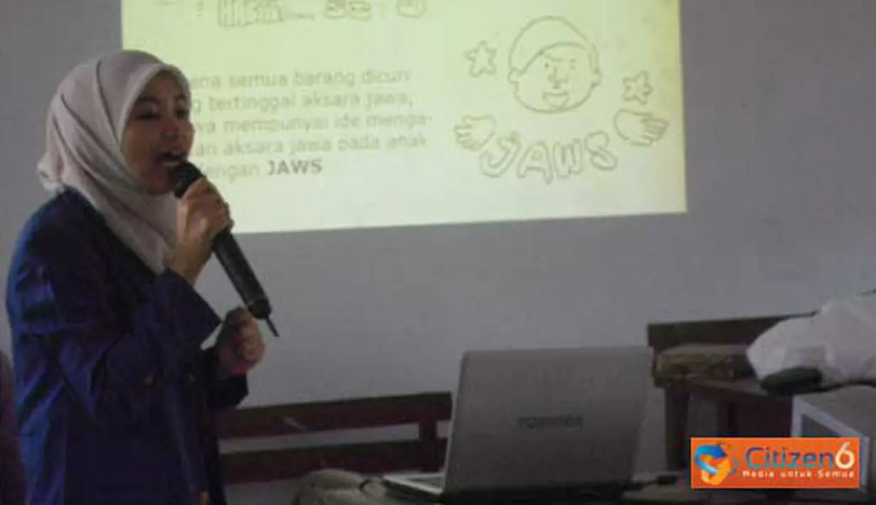 Citizen6, Surabaya: Mahasiswa ITS, Jurusan Teknik Kimia, dalam program kreatifitas mahasiswa pengabdian masyarakat (PKMM) membuat permainan yang bernama Jaws (Javanesse World Scrabble).(Pengirim: Widhy Roviantika)