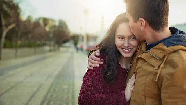 perempuan dan pasangan oktober yang romantis