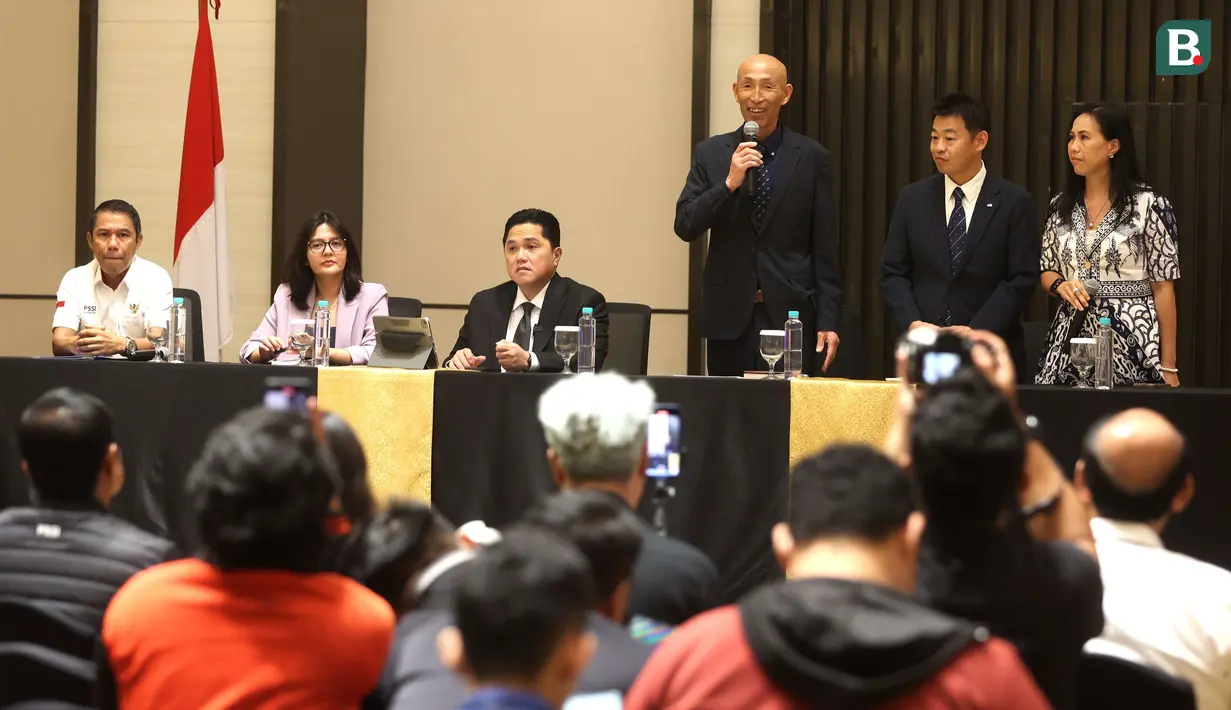 Penujukkan Satoru Mochizuki sebagai pelatih Timnas Indonesia Putri adalah buah hasil kerja sama antara PSSI dengan Federasi Sepak Bola Jepang (JFA) yang terjalin sejak tahun lalu. (Bola.com/M Iqbal Ichsan)