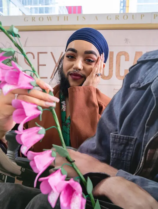 Penyebabnya adalah hormon yang tidak seimbang akibat PCOS, sehingga tingkat hormonnya berbeda dari orang lain. (Foto: Instagram/ @HarnaamKaur)