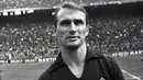 Kurt Hamrin. Sayap Swedia yang pensiun di IFK Stockholm pada Juli 1973 ini total tampil dalam 400 laga di Serie A Liga Italia dengan torehan 190 gol dan 7 assist. Klub yang pernah dibelanya adalah Juventus, Padova, Fiorentina, AC Milan dan Napoli sejak 1956 hingga 1972. (twitter.com/acffiorentina)