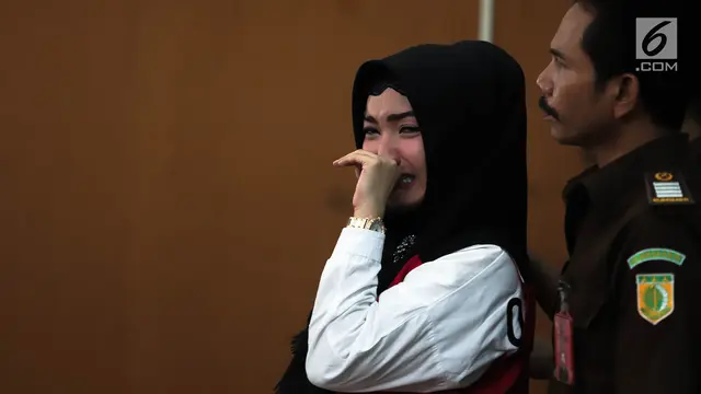 Tangisan Histeris Roro Fitriah Pecah usai di Vonis 4 tahun