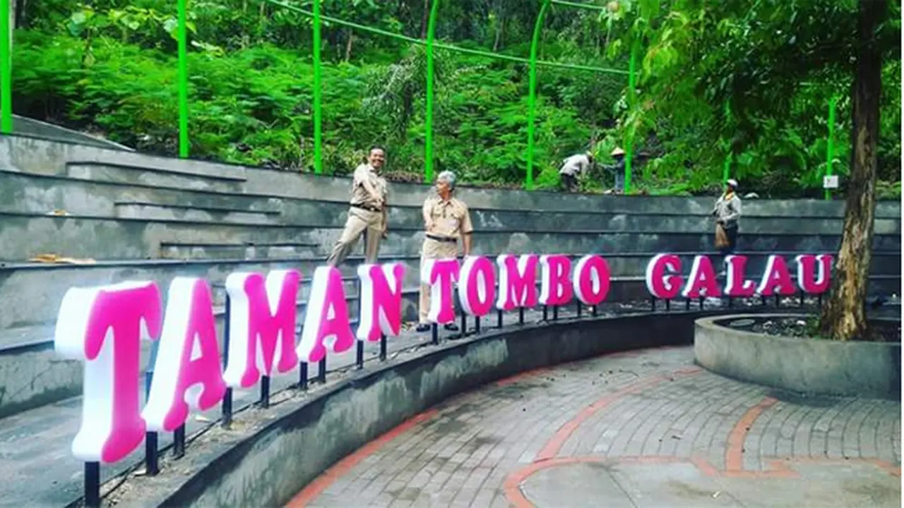 Taman Tombo Galau Ini Jadi Obat Kesepian Para Jomblo 