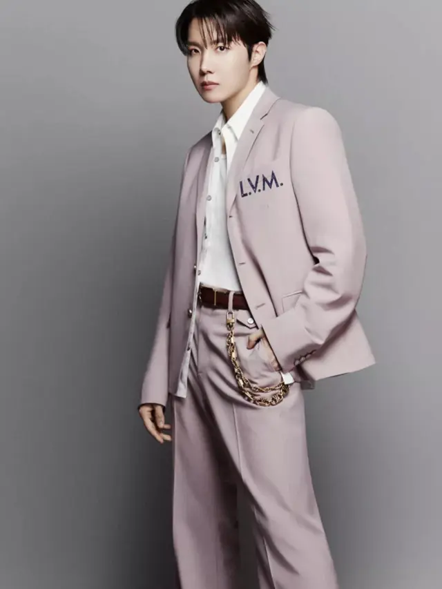 Louis Vuitton x J-hope Rilis LV Buttersoft Sneaker warna pink. Dok. Louis Vuitton