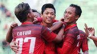 Dedi Cahyono Putro (tengah), bersinar pada masa sulit Persis Solo. (Bola.com/Romi Syahputra)