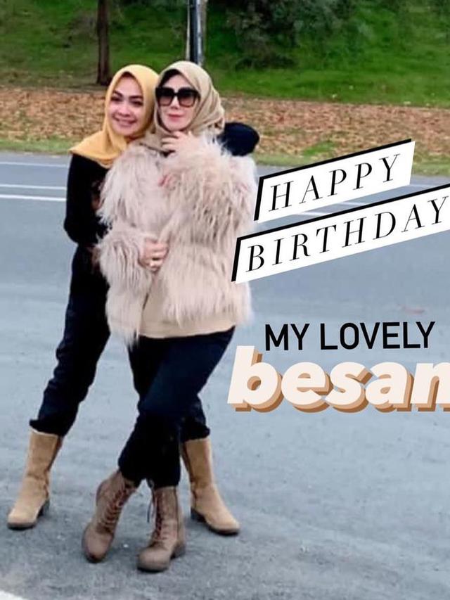 8 Potret Kebersamaan Rieta Amilia dan Amy Qanita, Disebut Besan Goals