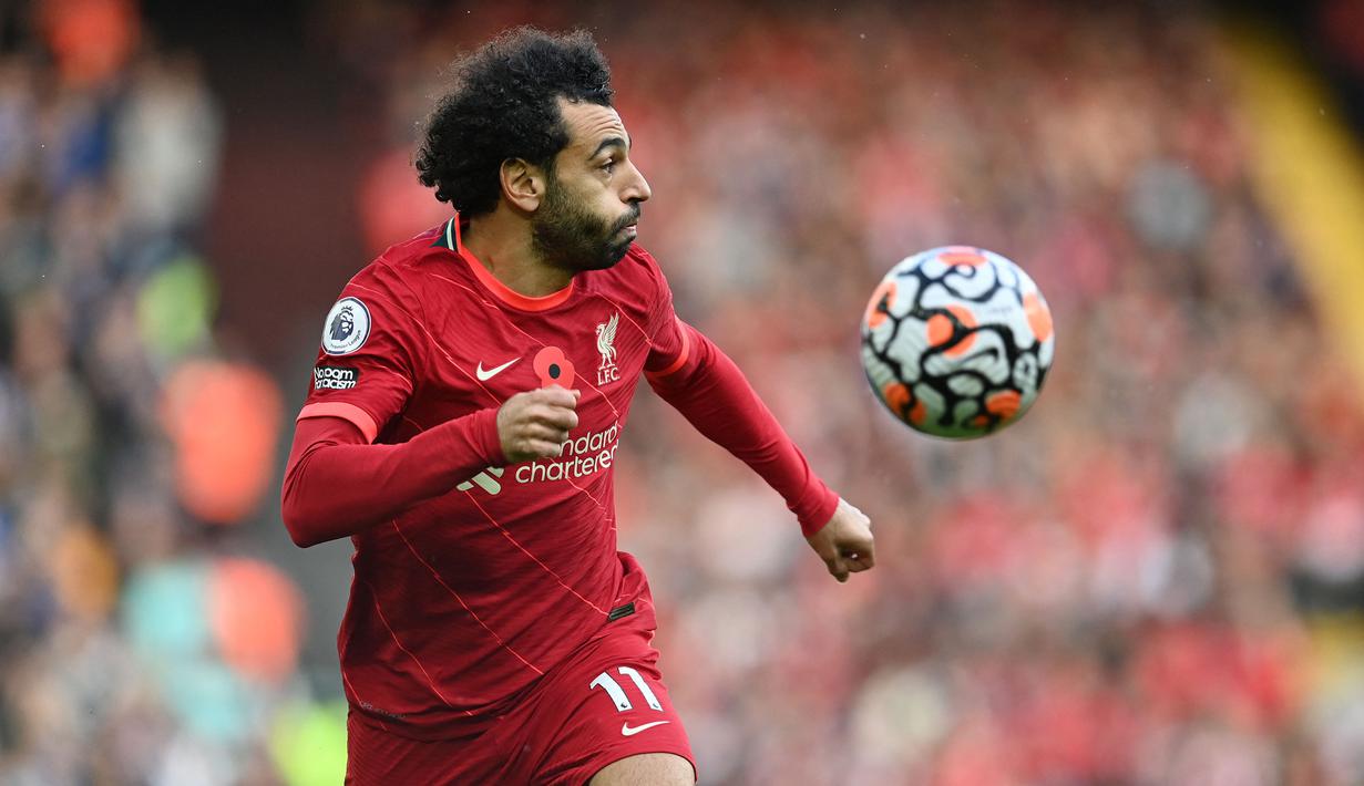 Mohamed Salah sejak awal tahun 2022 telah memainkan 10 laga di Liga Inggris bersama Liverpool. Hasilnya, ia hanya mampu mencetak 5 gol dan 2 assist sejauh ini ditambah 1 gol di ajang Liga Champions. Ada lima pemain yang pencapaiannya lebih baik dibandingkan dirinya. (AFP/Paul Ellis)