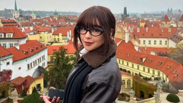 Potret Cantik Andrea Brillantes Pakai Kacamata (credit: instagram/blythe)