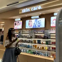 LookLab, beauty lifestyle store pertama di Indonesia dari PT Paragon Technology and Innovation resmi dibuka di Lippo Mall Puri, Sabtu (9/9/2022), ada apa saja? (Foto: Fimela.com/Novi Nadya)