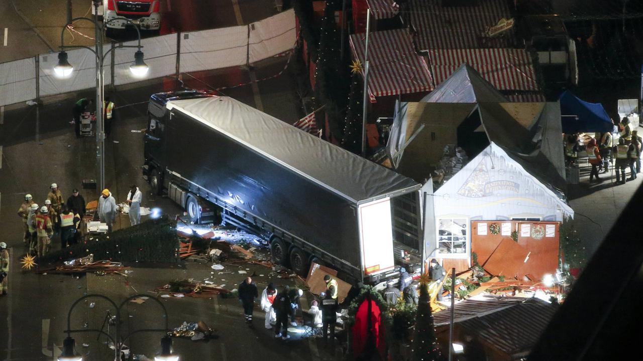 Truk maut yang menabrak kerumunan orang di pasar Natal Berlin, Jerman. (Reuters)