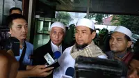 Ustaz Zulkifli Muhammad Ali memenuhi panggilan Direktorat Tindak Pidana Siber Bareskrim Polri. (Liputan6.com/Rezki Apriliya Iskandar)