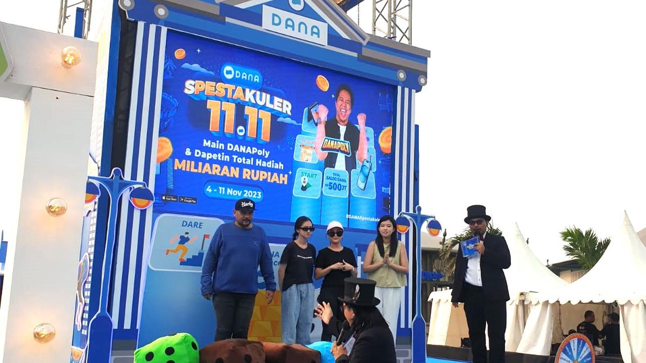 Keseruan Main DANAPoly Giant Board dan DANA Spestakuler 11.11 di Batavia PIK