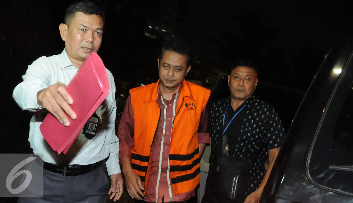 Handang Soekarno resmi ditahan KPK dalam OTT dugaan menerima suap dari Direktur PT. E.K Prima Ekspor Indonesia dengan barang bukti uang sebesar USD 148.500 atau sekitar Rp 1,9 miliar, Jakarta, Senin (22/11). (Liputan6.com/Helmi Afandi) 