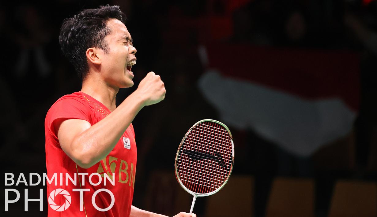 Selebrasi atlet bulutangkis tunggal putra Indonesia, Anthony Ginting usai mengalahkan wakil Malaysia di ajang Piala Thomas 2020 yang berlangsung di Denmark, Jumat (15/10/2021). (Badminton Photo/Yves Lacroix)