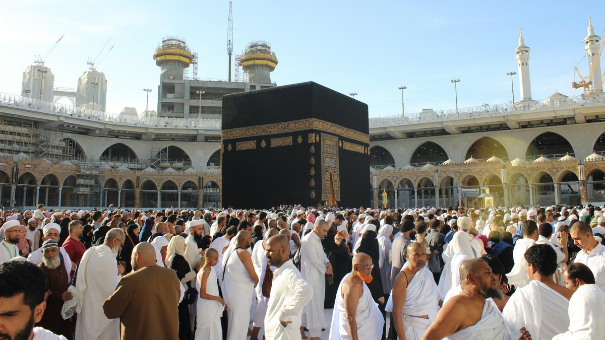 Doa Haji Mabrur: Panduan Lengkap Bahasa Arab, Latin, dan Artinya