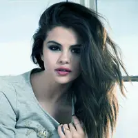 Selena Gomez cantik? Pikirkan lagi! (funkidslive.com)