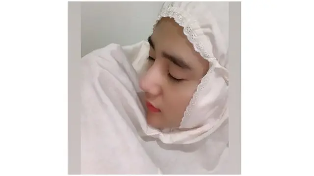Penampilan Bella Nova dibanjiri pujian oleh banyak netizen, adem banget.