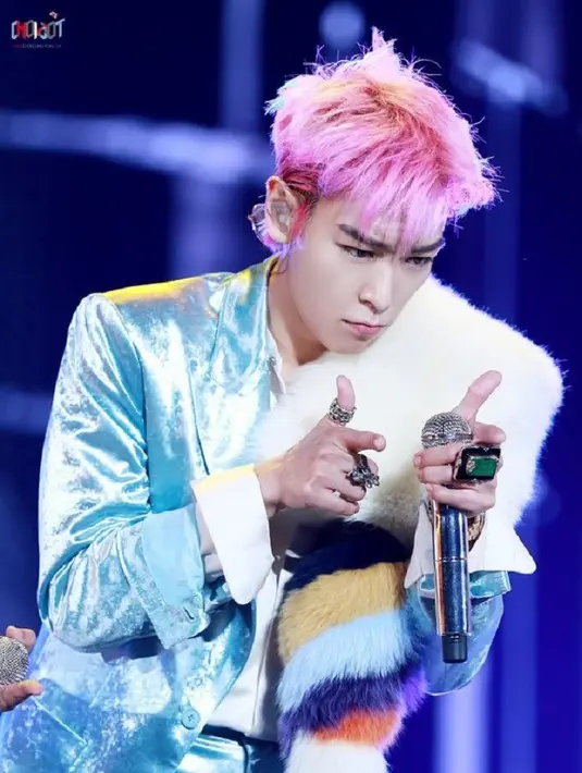 Biasanya lagu itu ditujukan sebagai hadiah untuk para penggemar yang menunggu idolanya melaksanakan tugas wajib militer. (Foto: pinterest.co.uk)