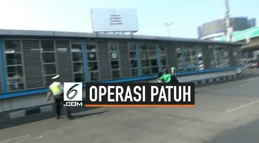 Operasi Patuh Jaya di wilayah Senen Jakarta Pusat pilisi menyita 3 motor bodong tanpa surat-surat dan plat nomor kendaraan. Beberapa pengendara kabur saat dirazia polisi.