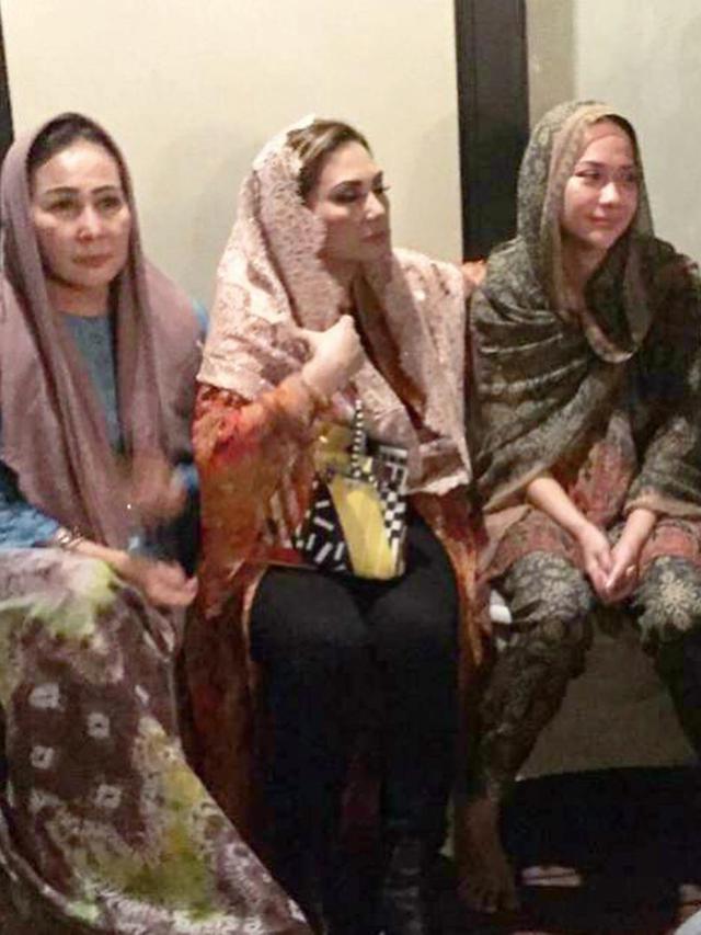 6 Potret Bunga Citra Lestari di Tujuh Harian Meninggalnya Ashraf Sinclair, Tampak Tegar