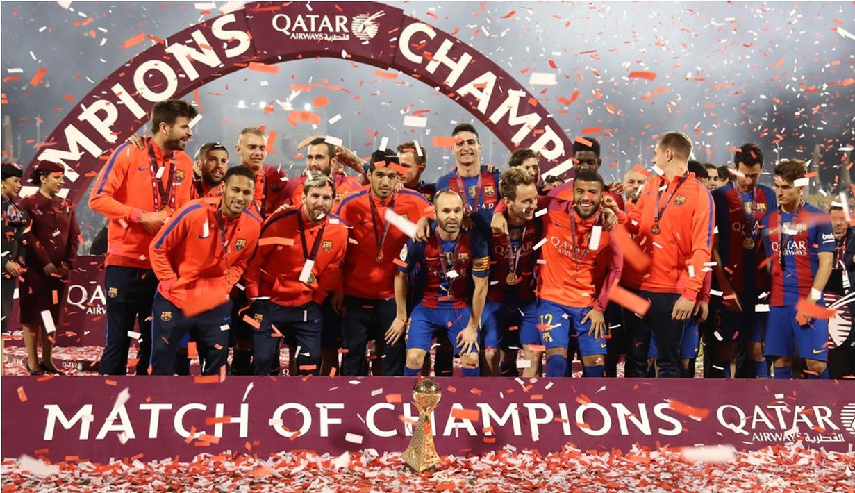 Pemain Barcelona merayakan kemenangan atas Al Ahli pada laga persahabatan di Stadion Thani bin Jassim, Doha, Selasa (13/12/2016) waktu setempat. (AFP/Karim Jaafar)