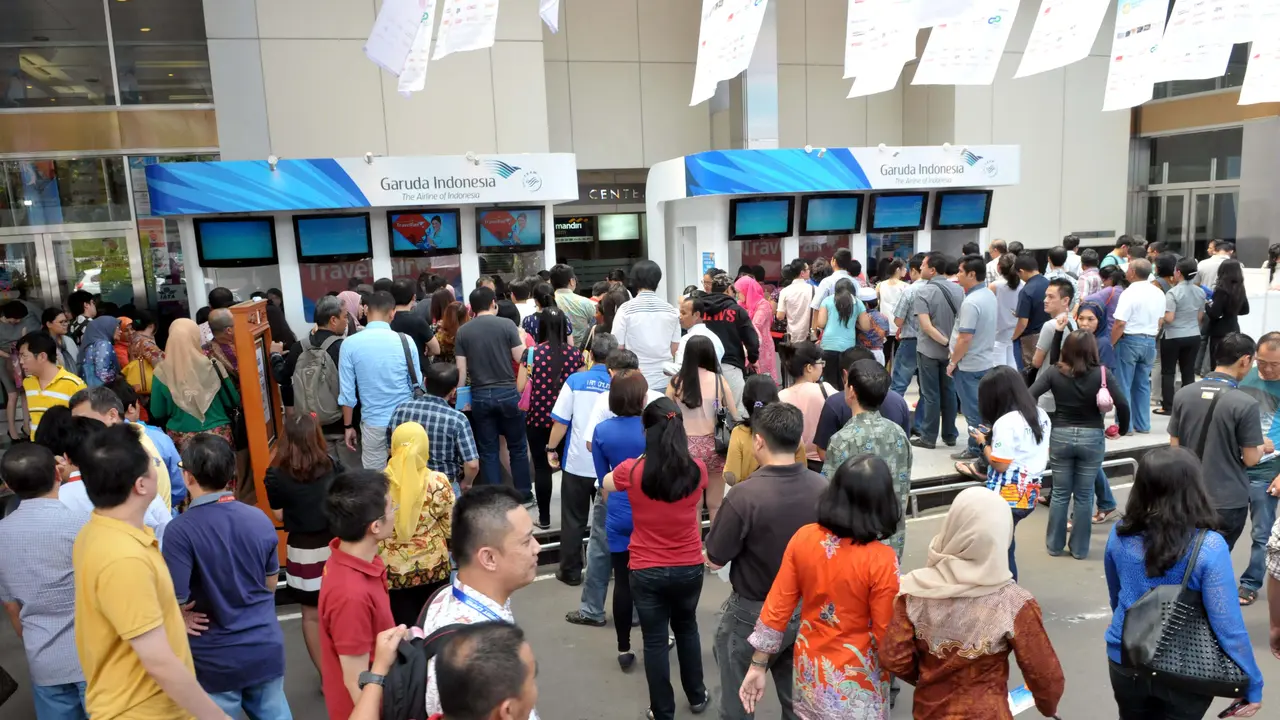  Antrian Panjang untuk Beli Tiket Masuk Garuda Travel Fair