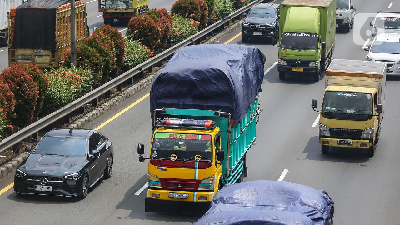 Operasional Truk Dibatasi Jelang Lebaran, Sopir Cemas Jadi Pengangguran