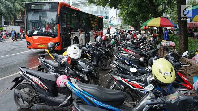 Ramai Peziarah, Kawasan Karet Bivak Macet