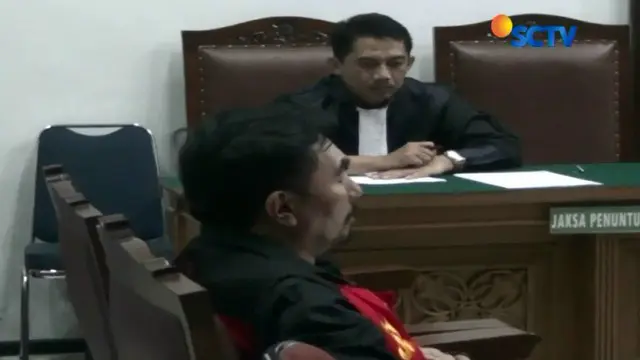 Majelis Hakim Pengadilan Negeri Jakarta Selatan memvonis Gatot Brajamusti sembilan tahun penjara atas kasus pencabulan.