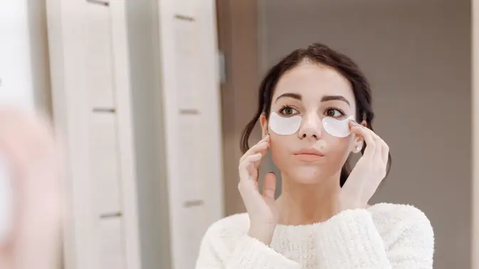 Berapa Menit Pakai Masker Mata? Ini Durasi Ideal dan Cara Pakai yang Benar