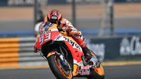 Pebalap Repsol Honda, Marc Marquez, menjadi pebalap tercepat pada hari kedua tes pramusim MotoGP di Sirkuit Buriram, Thailand, Sabtu (17/2/2018). (Bola.com / Muhammad Wirawan Kusuma)