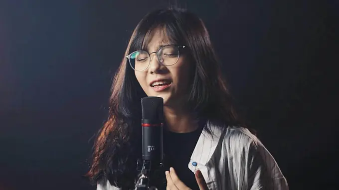 Potret Penyanyi Muda Misellia Ikwan, Cantik dan Multitalenta